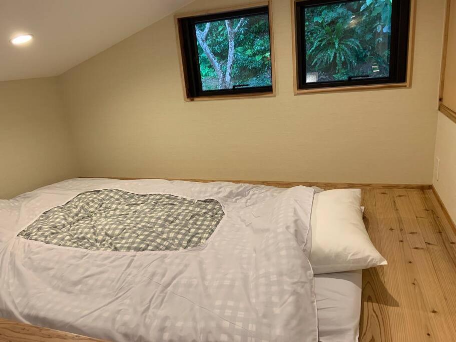 マムヴィッラin森の中の一軒家 Villa Nago Ngoại thất bức ảnh